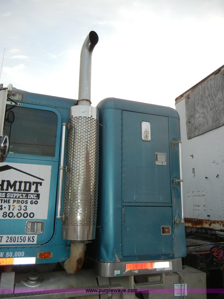 image for item A3429 1983 Freightliner FLC 64T semi truck