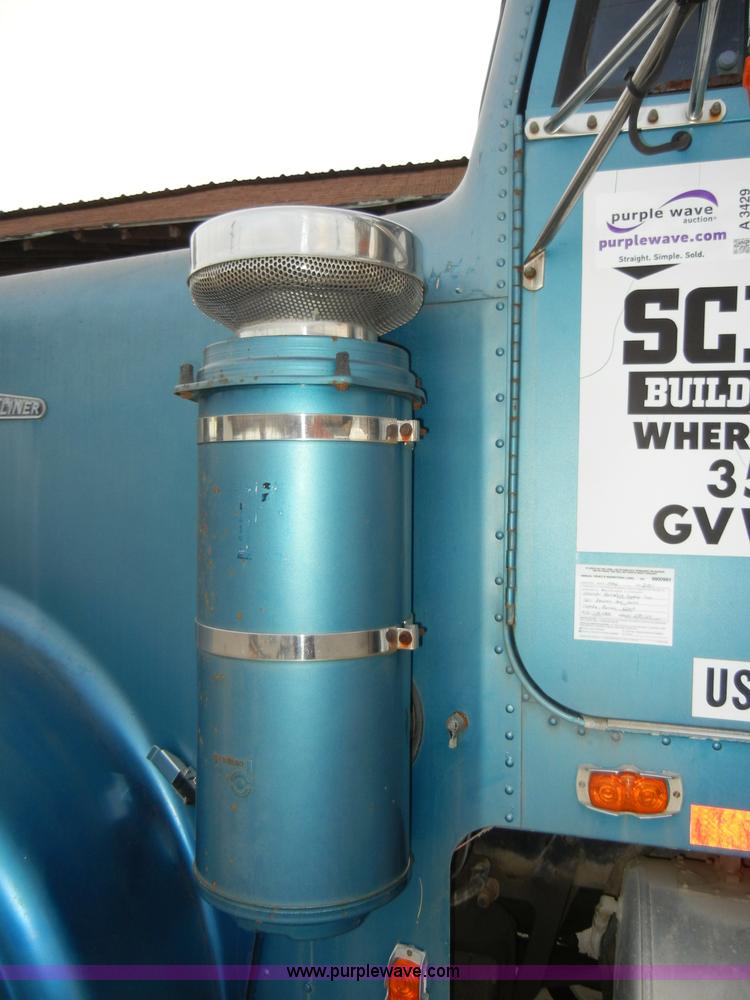 image for item A3429 1983 Freightliner FLC 64T semi truck