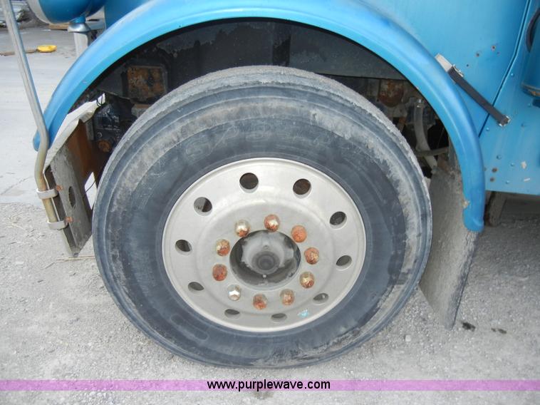 image for item A3429 1983 Freightliner FLC 64T semi truck