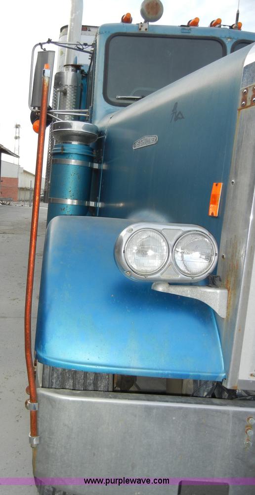 image for item A3429 1983 Freightliner FLC 64T semi truck