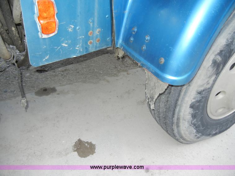 image for item A3429 1983 Freightliner FLC 64T semi truck