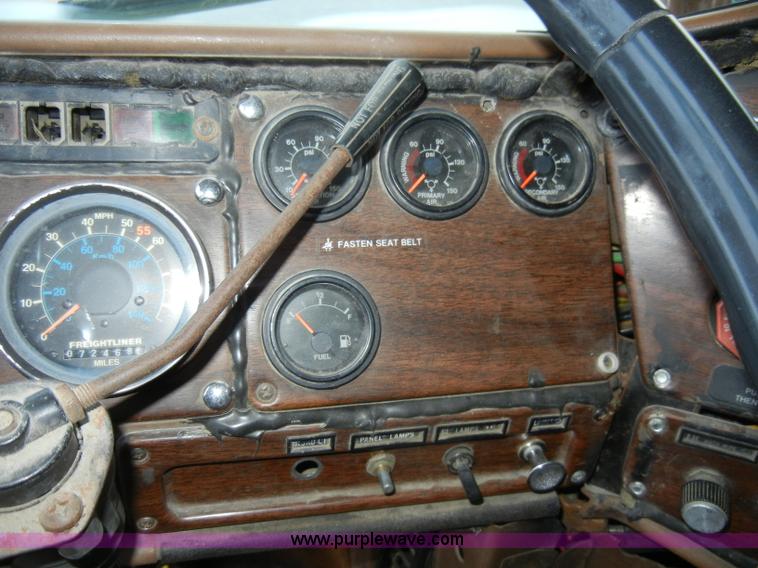 image for item A3429 1983 Freightliner FLC 64T semi truck