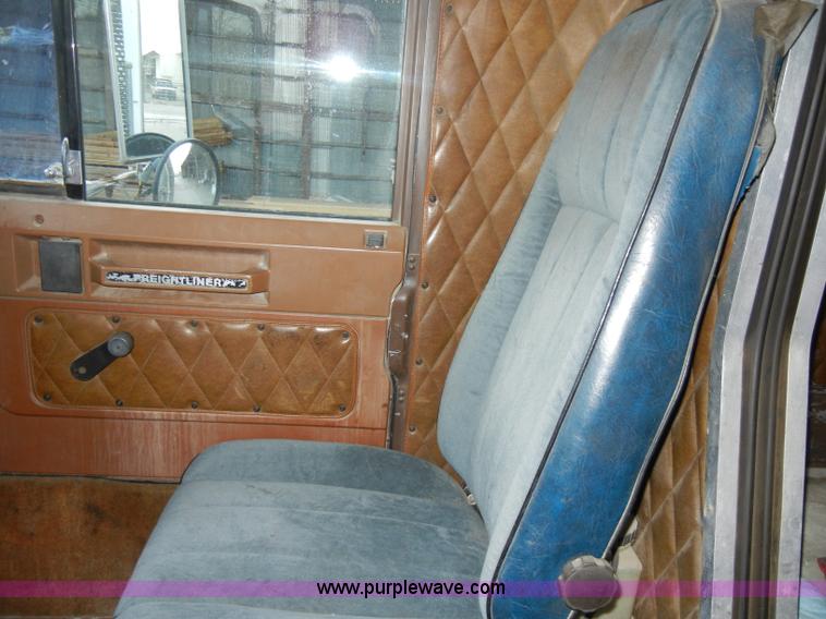 image for item A3429 1983 Freightliner FLC 64T semi truck