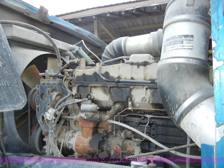 image for item A3429 1983 Freightliner FLC 64T semi truck