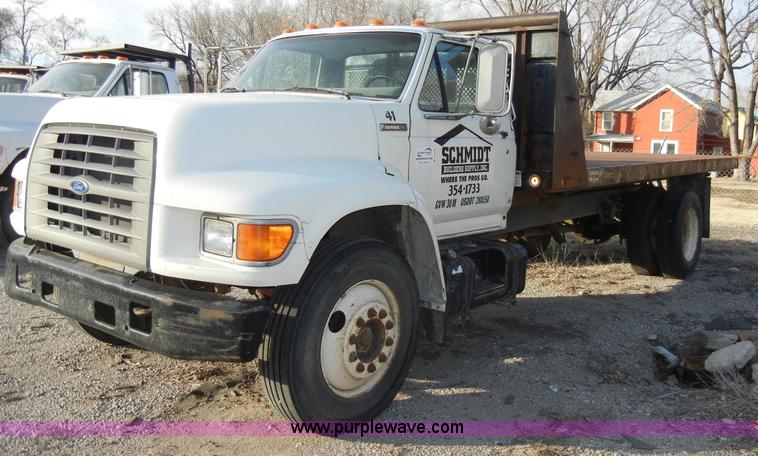 image for item A3430 1996 Ford F700 truck