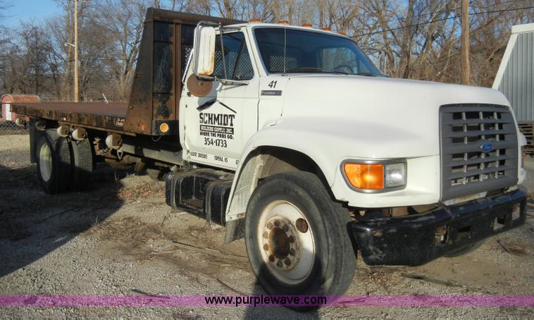 image for item A3430 1996 Ford F700 truck