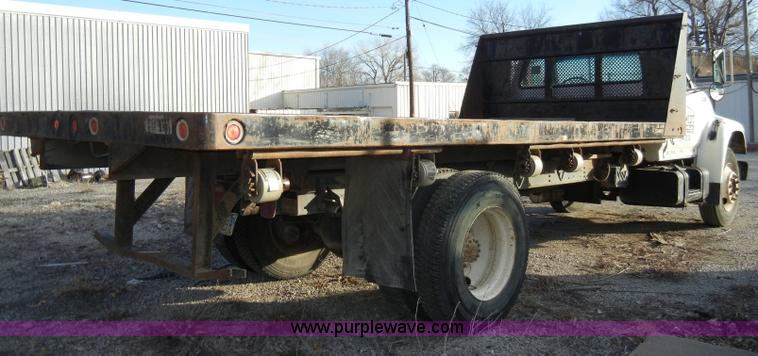 image for item A3430 1996 Ford F700 truck