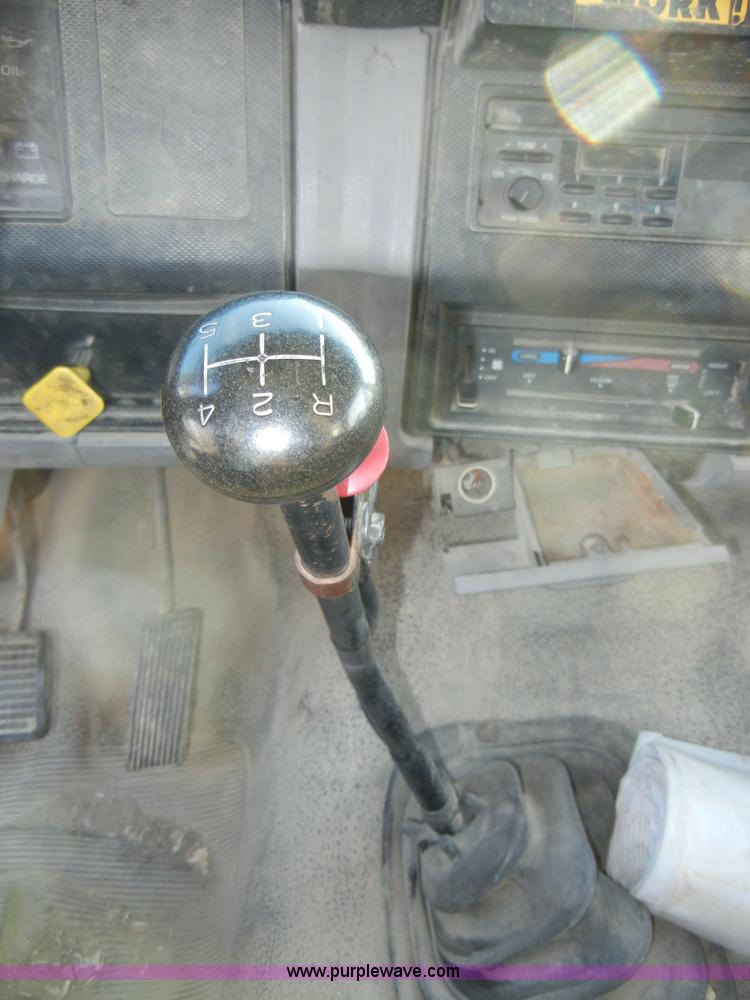 image for item A3430 1996 Ford F700 truck