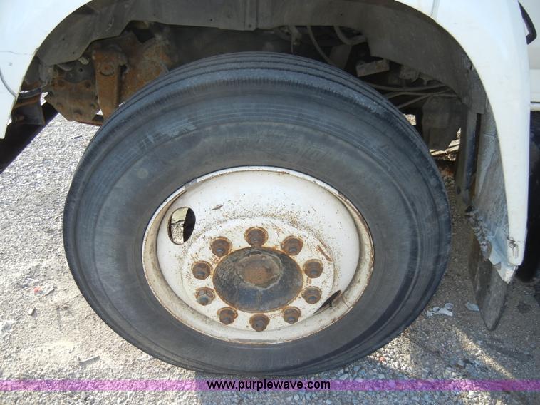 image for item A3430 1996 Ford F700 truck