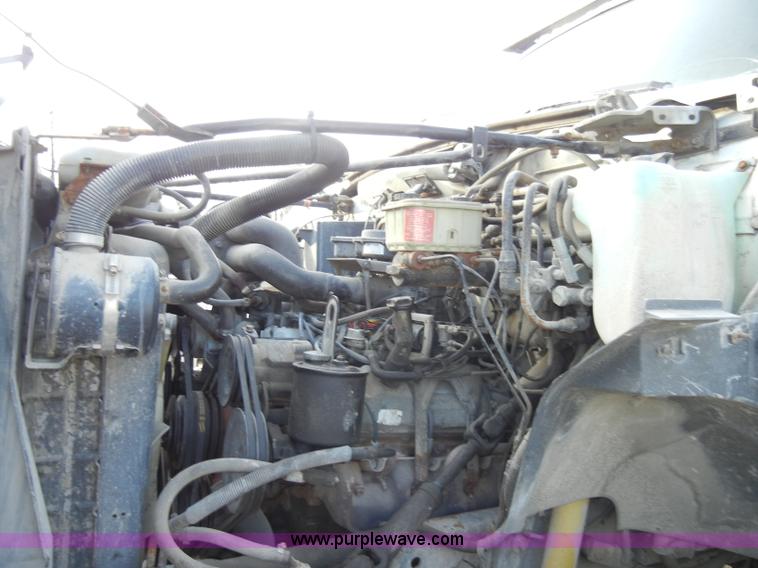 image for item A3431 1995 Ford F700 truck