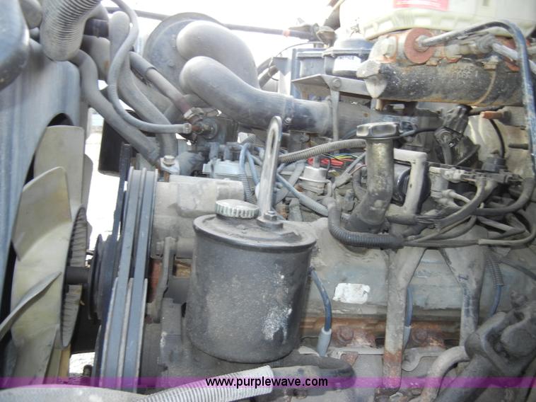 image for item A3431 1995 Ford F700 truck