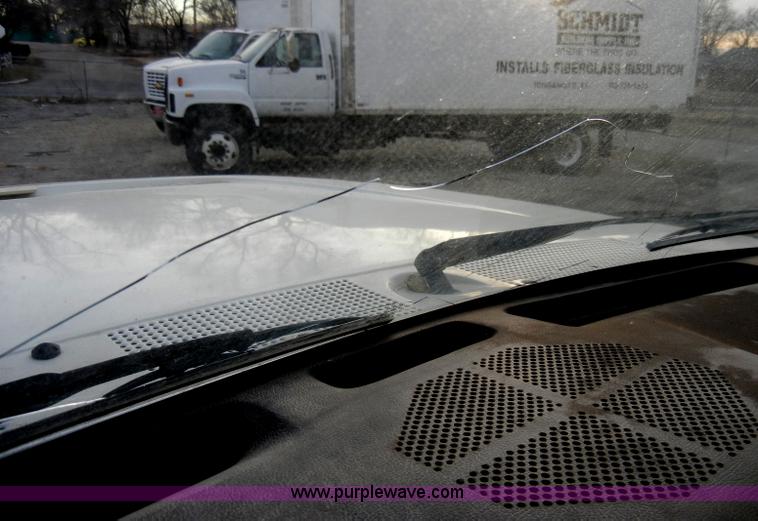 image for item A3431 1995 Ford F700 truck