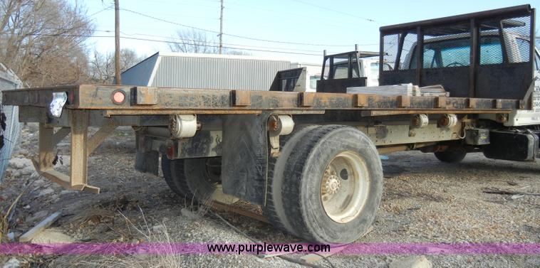 image for item A3432 1995 Ford F700 truck