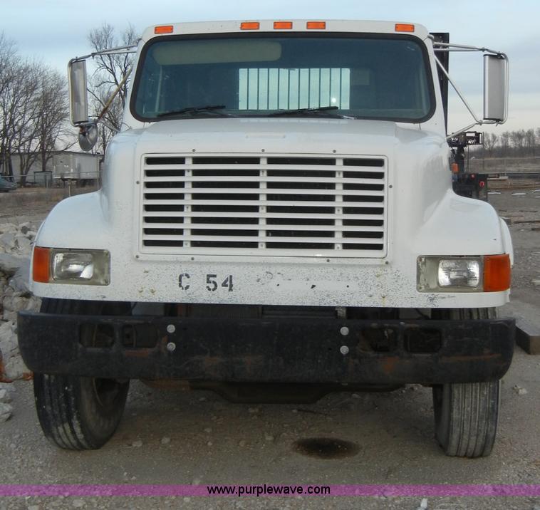 image for item A3433 1995 International 4700 truck