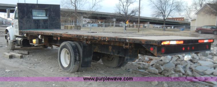 image for item A3433 1995 International 4700 truck