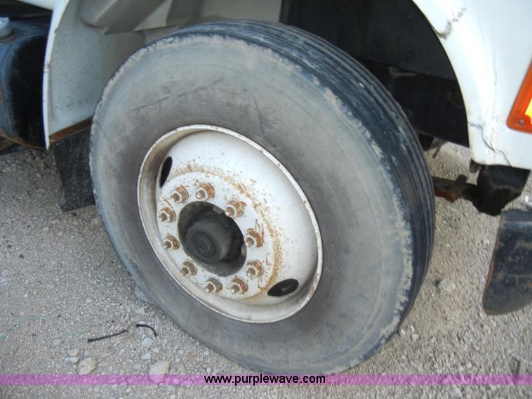 image for item A3433 1995 International 4700 truck