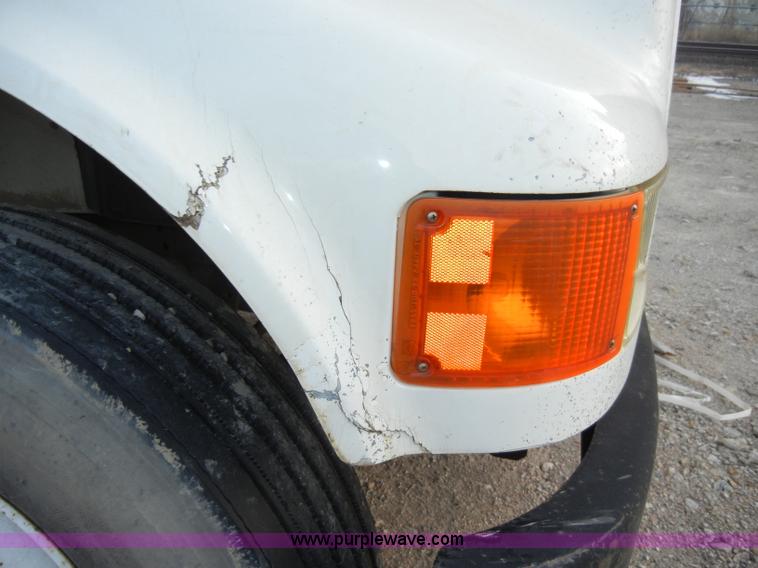 image for item A3433 1995 International 4700 truck