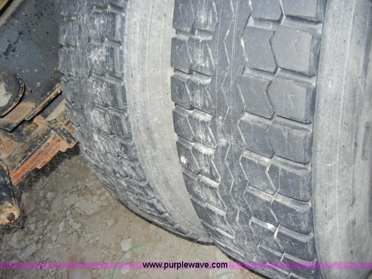 image for item A3433 1995 International 4700 truck