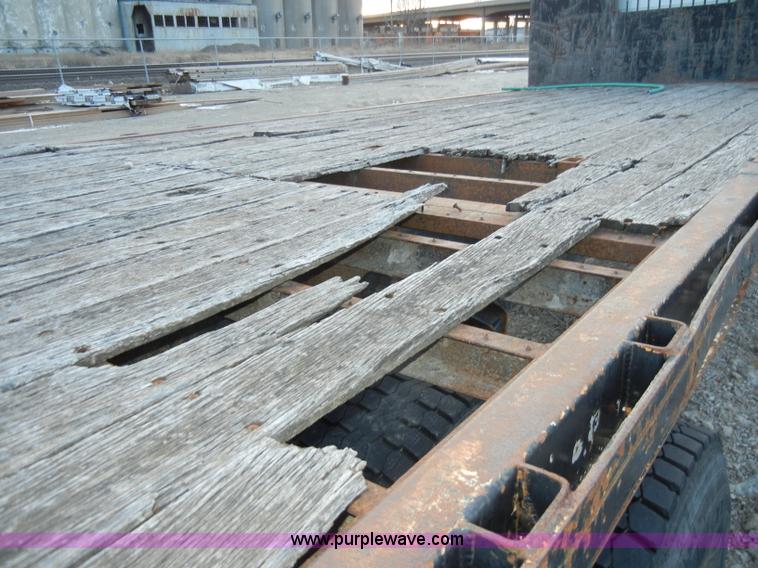 image for item A3433 1995 International 4700 truck