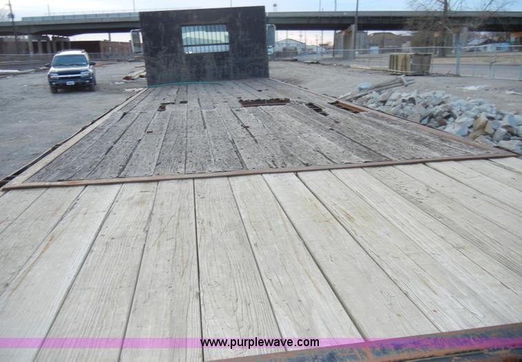 image for item A3433 1995 International 4700 truck