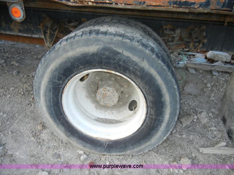 image for item A3433 1995 International 4700 truck