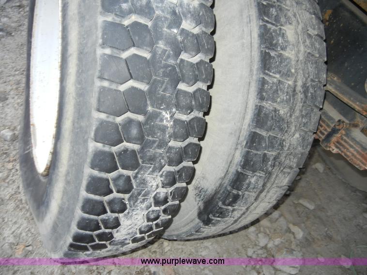 image for item A3433 1995 International 4700 truck