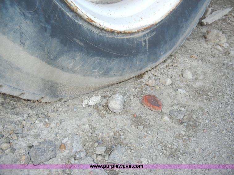 image for item A3433 1995 International 4700 truck