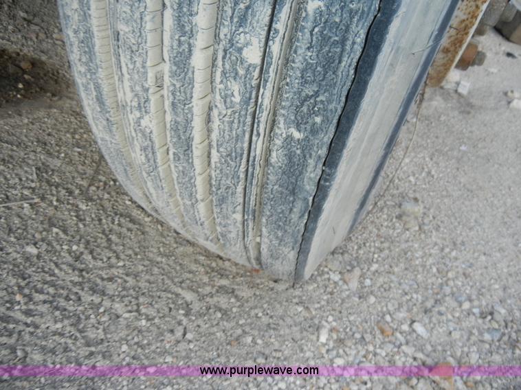 image for item A3433 1995 International 4700 truck