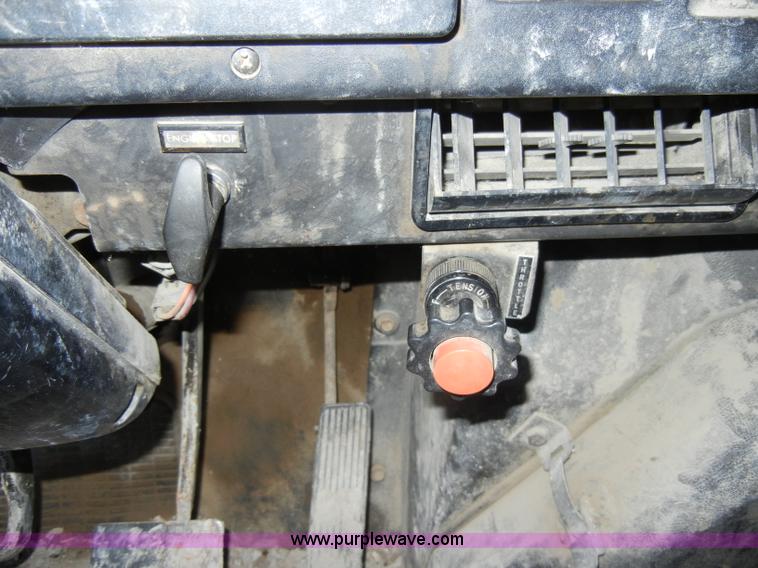 image for item A3433 1995 International 4700 truck