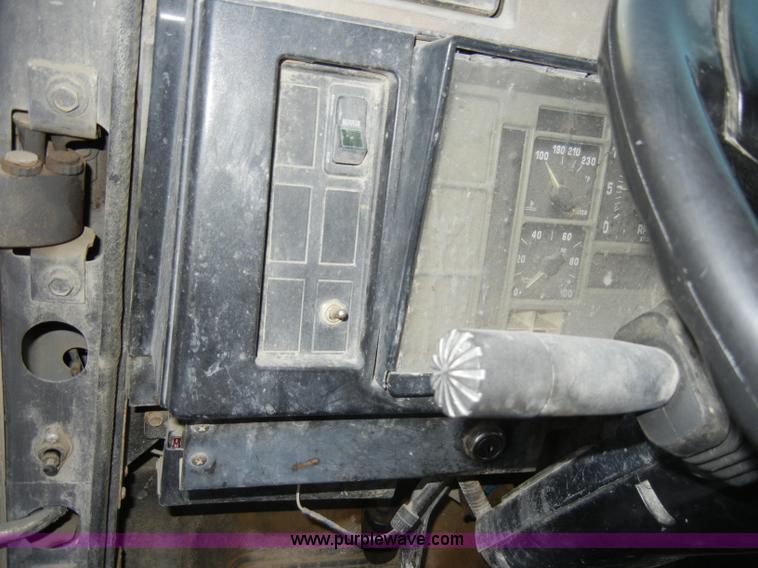 image for item A3433 1995 International 4700 truck