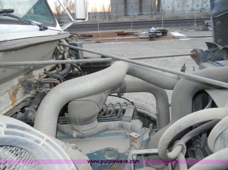 image for item A3433 1995 International 4700 truck