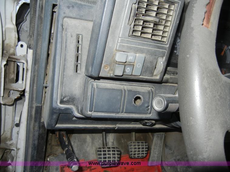 image for item A3434 1997 GMC C6500 truck