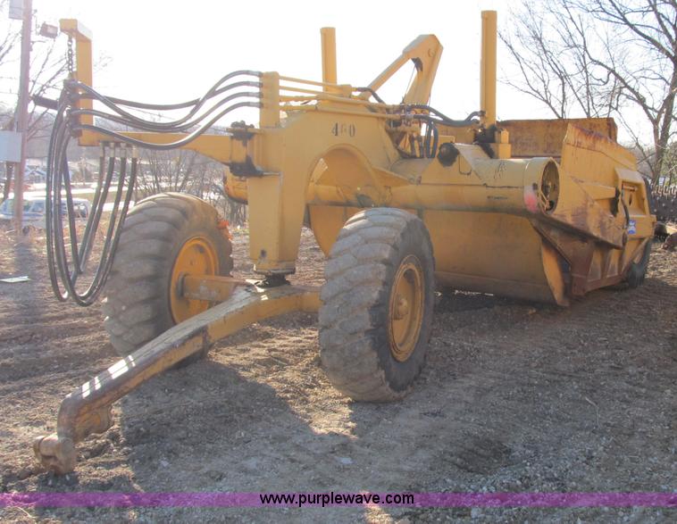 image for item B2575 Caterpillar 70 hydraulic scraper