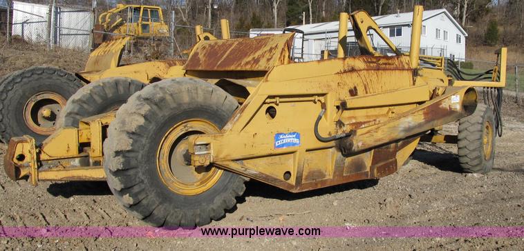 image for item B2575 Caterpillar 70 hydraulic scraper