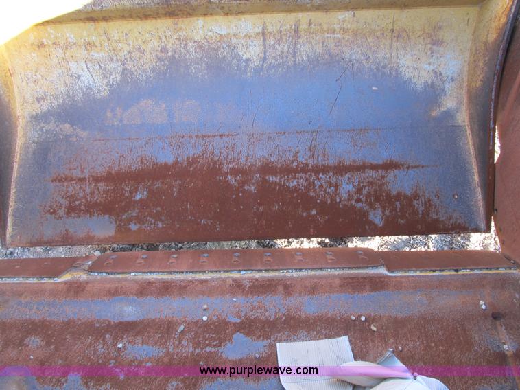 image for item B2575 Caterpillar 70 hydraulic scraper