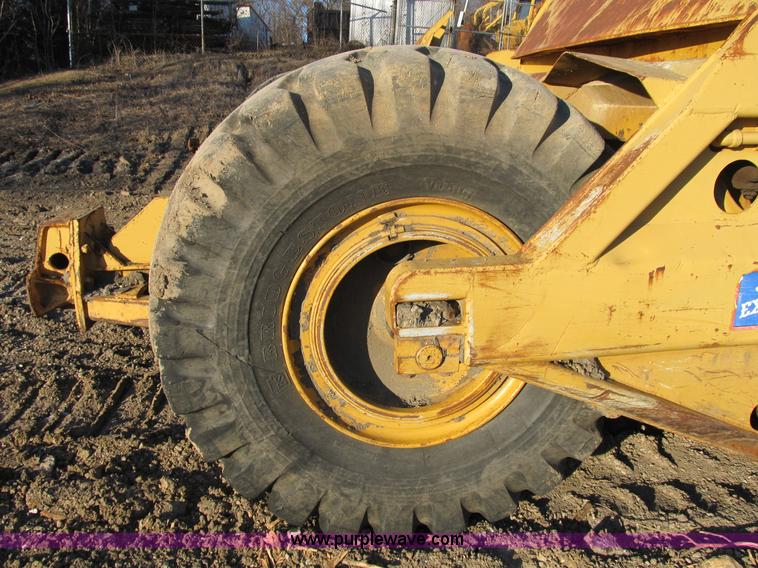 image for item B2575 Caterpillar 70 hydraulic scraper