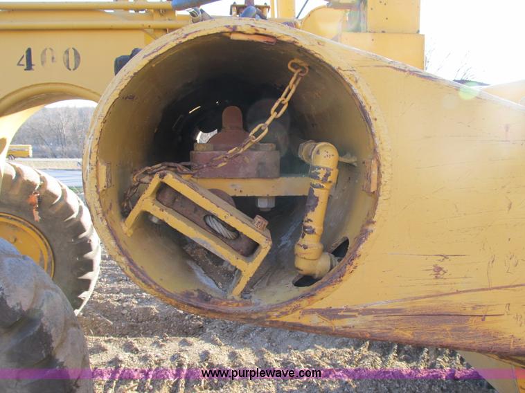 image for item B2575 Caterpillar 70 hydraulic scraper