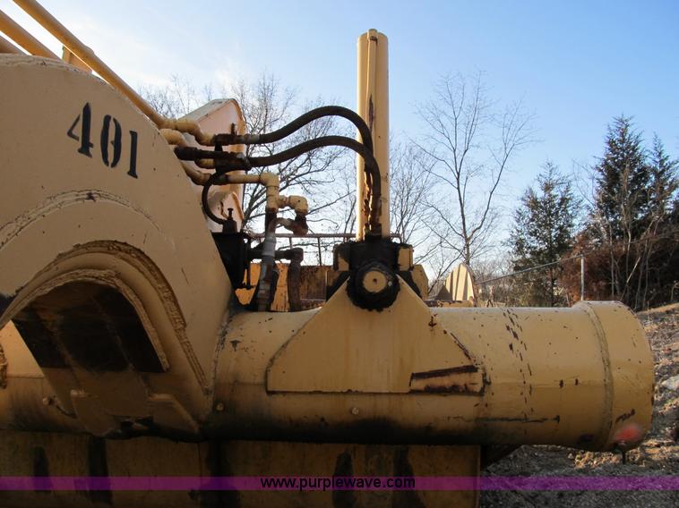 image for item B2576 Caterpillar 70 hydraulic scraper