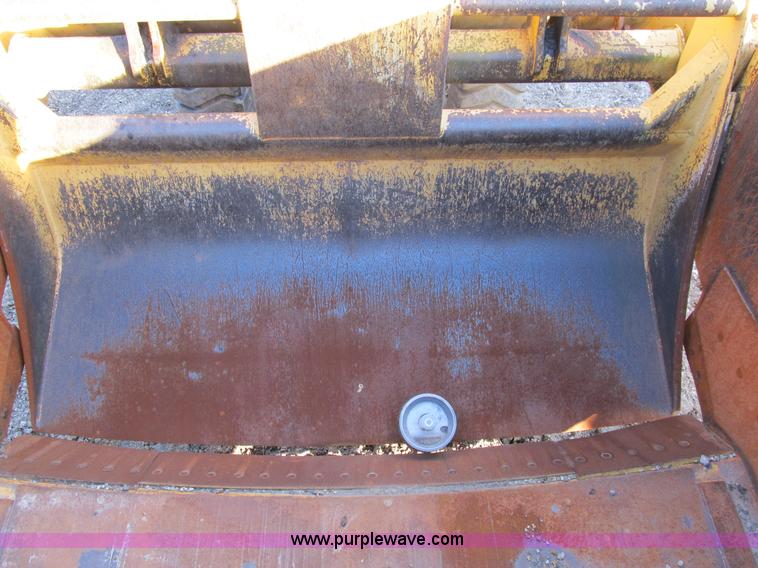 image for item B2576 Caterpillar 70 hydraulic scraper
