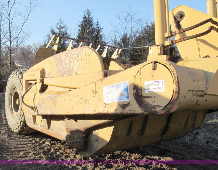 image for item B2576 Caterpillar 70 hydraulic scraper