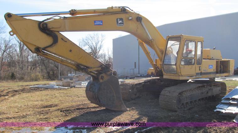 image for item B2581 1987 John Deere 792LC excavator