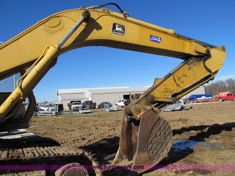image for item B2581 1987 John Deere 792LC excavator