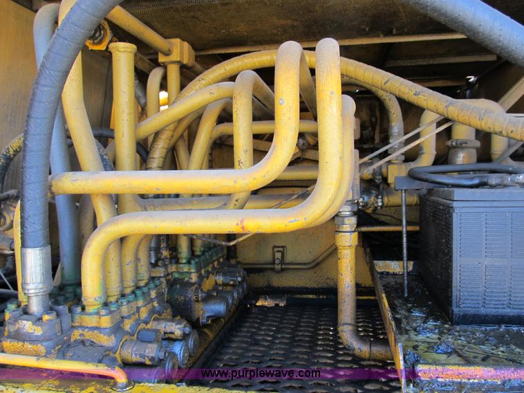 image for item B2581 1987 John Deere 792LC excavator