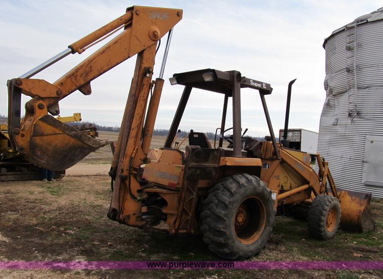 image for item B2584 1987 Case 580 Super E loader backhoe