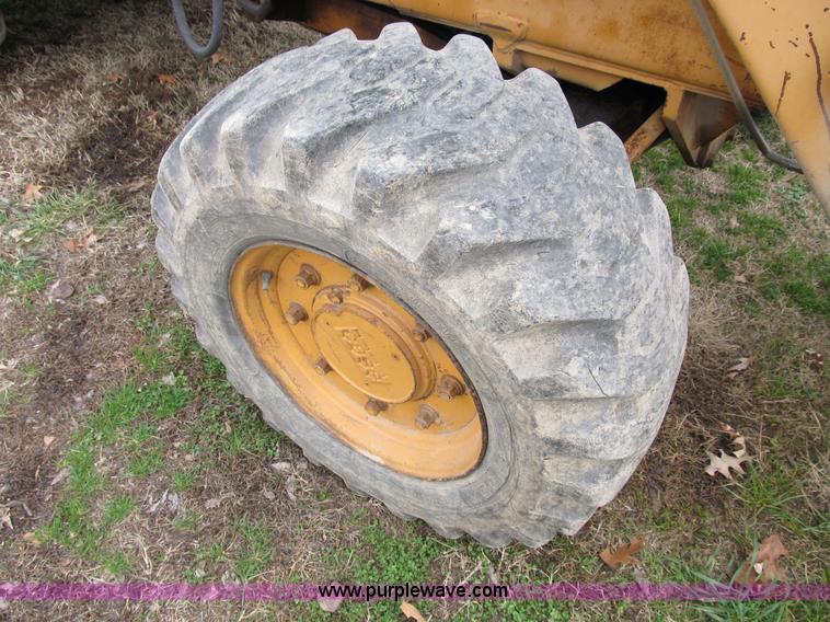 image for item B2584 1987 Case 580 Super E loader backhoe