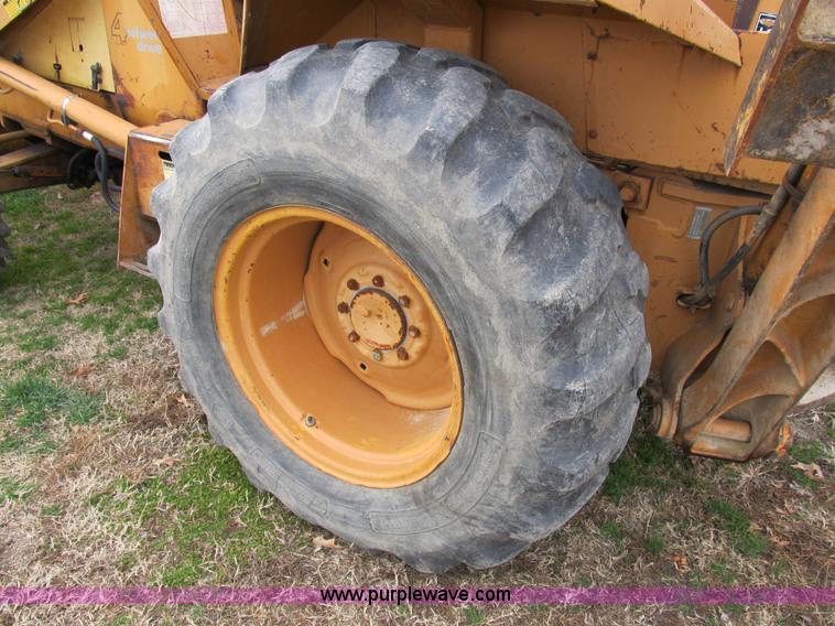 image for item B2584 1987 Case 580 Super E loader backhoe