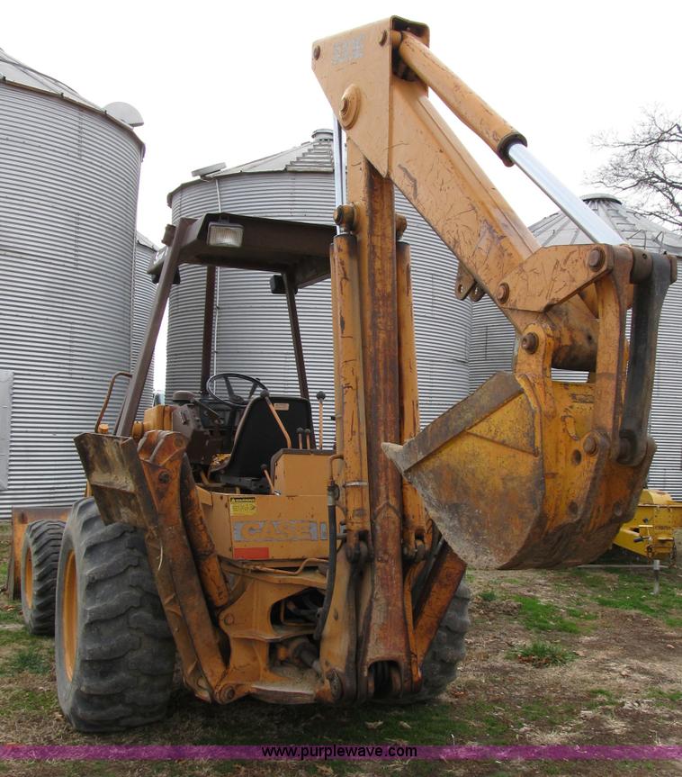 image for item B2584 1987 Case 580 Super E loader backhoe
