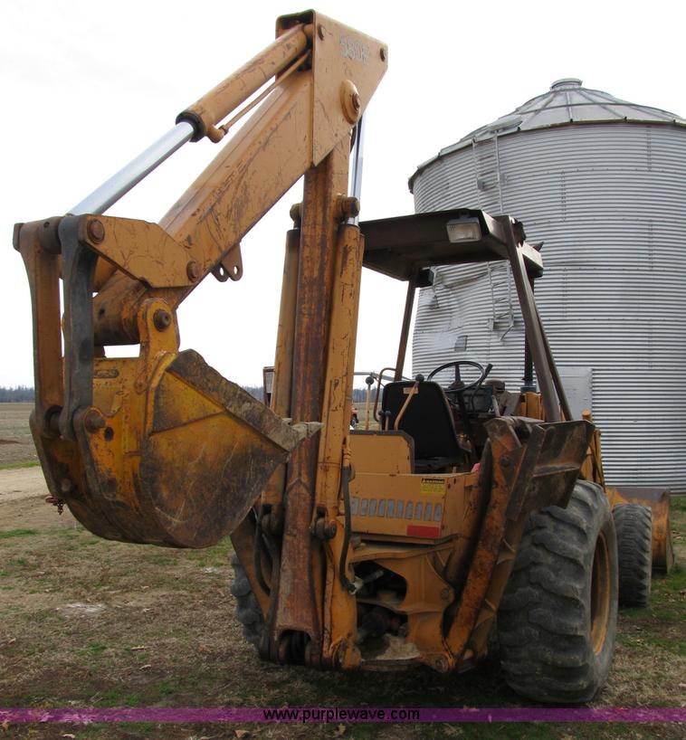 image for item B2584 1987 Case 580 Super E loader backhoe