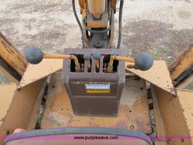 image for item B2584 1987 Case 580 Super E loader backhoe