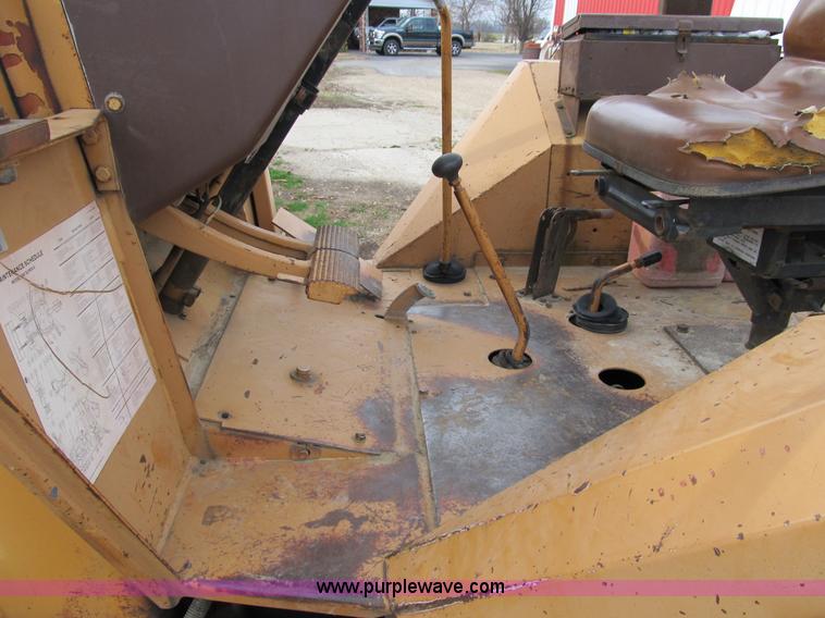 image for item B2584 1987 Case 580 Super E loader backhoe